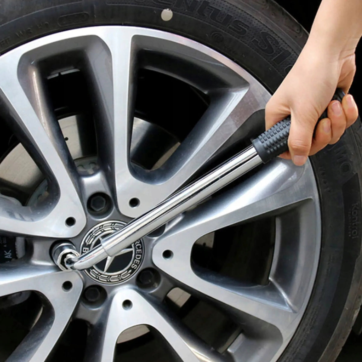 TELESKOPINIS AUTOMOBILIO RATŲ RAKTAS SU GALVUTĖMIS 17, 19, 21, 23 mm, 1/2″, TVIRTAS