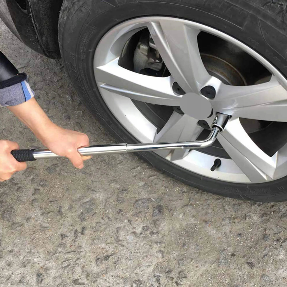 TELESKOPINIS AUTOMOBILIO RATŲ RAKTAS SU GALVUTĖMIS 17, 19, 21, 23 mm, 1/2″, TVIRTAS
