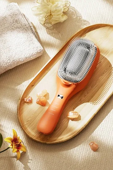 TOUCHBeauty Vita plaukų šepetys su lazerio ir LED šviesos terapija, skirtas galvos odos masažui