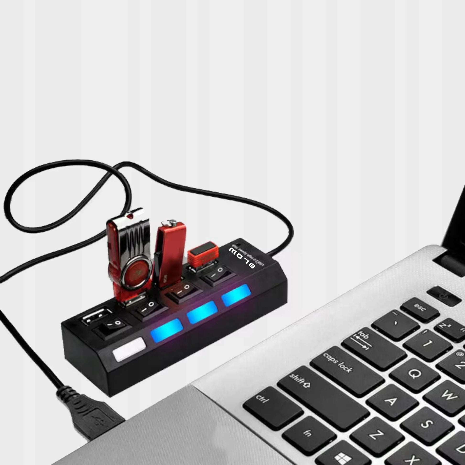USB šakotuvas su 4 prievadais, jungikliu ir apšvietimu