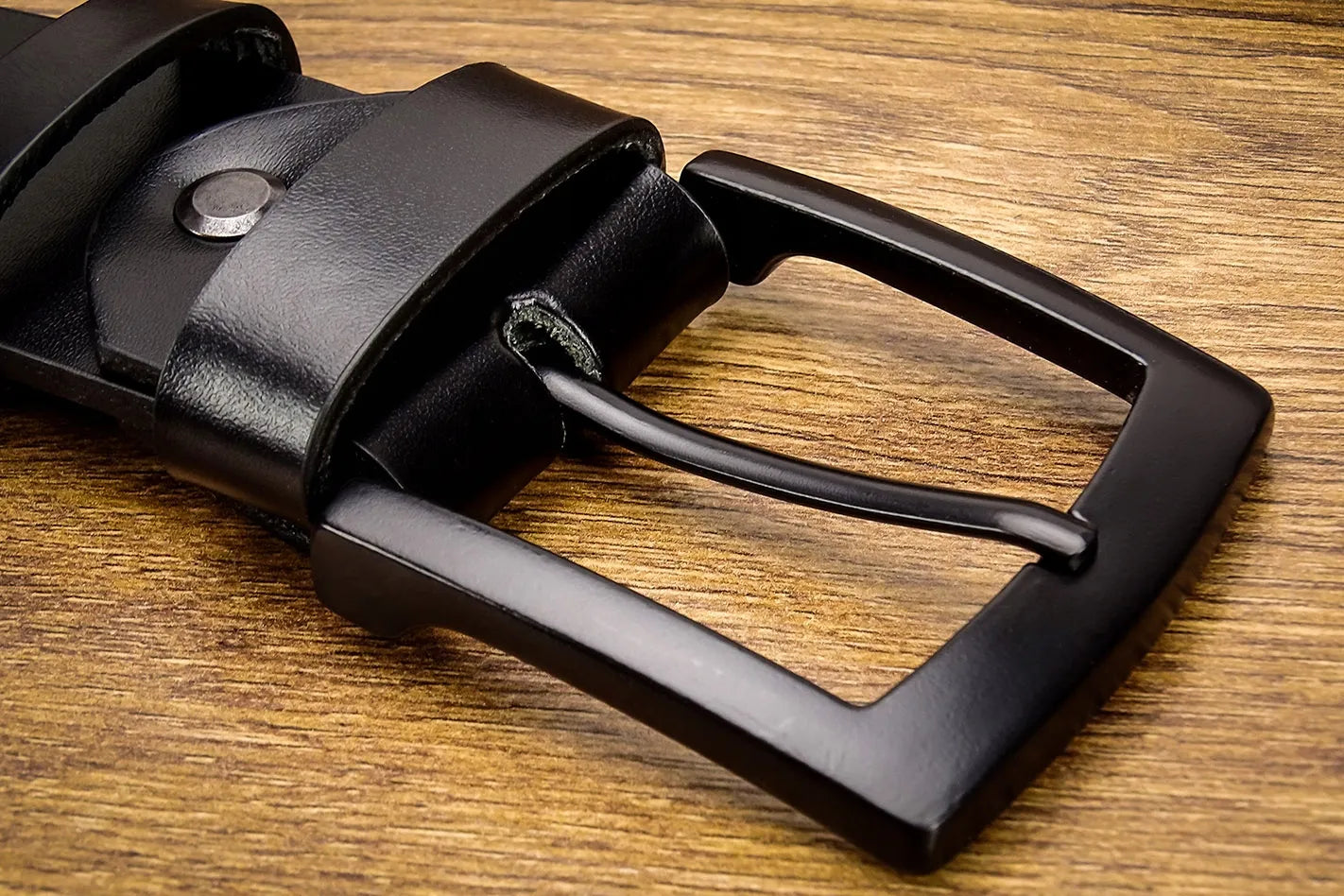 Vyriškas odinis rinkinys: juodas diržas ir piniginė – puiki dovana
